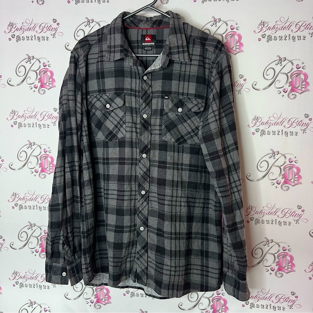 Quiksilver Men's Gray Plaid Shirt button down grey black striped